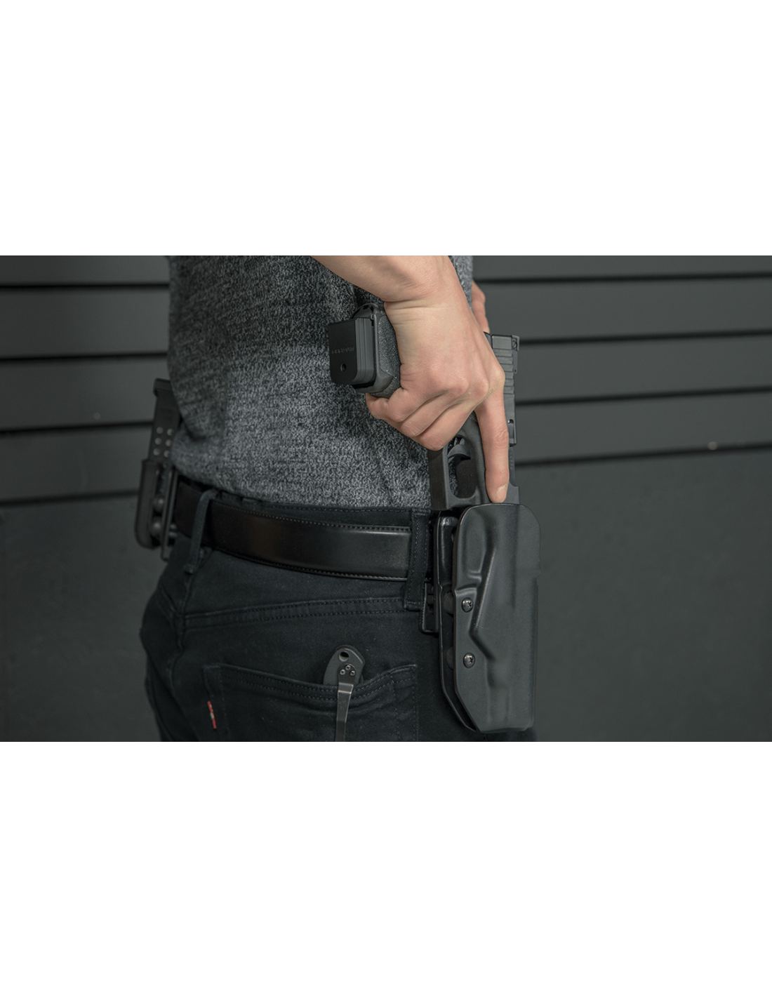 UTG PRO +0 Aluminum Base Pad For Smith & Wesson M&P 9mm/.40 – Magazine Grip Extension